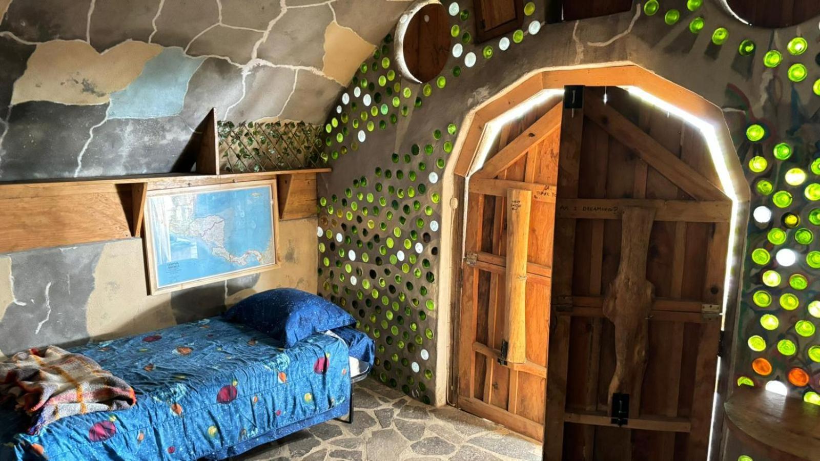 Earthship Atitlan Pensionat San Marcos La Laguna Exteriör bild